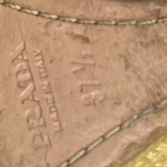 Beautiful Vintage PRADA Patent Leather Wedges - Picture 5 of 6